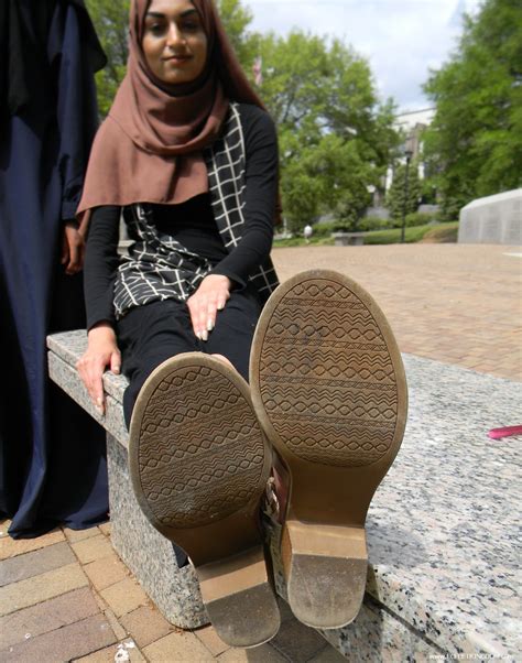 Hijab Feets